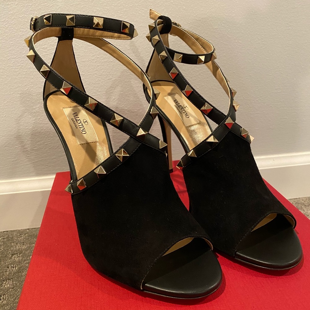 VALENTINO GARAVANI Rockstud suede sandal